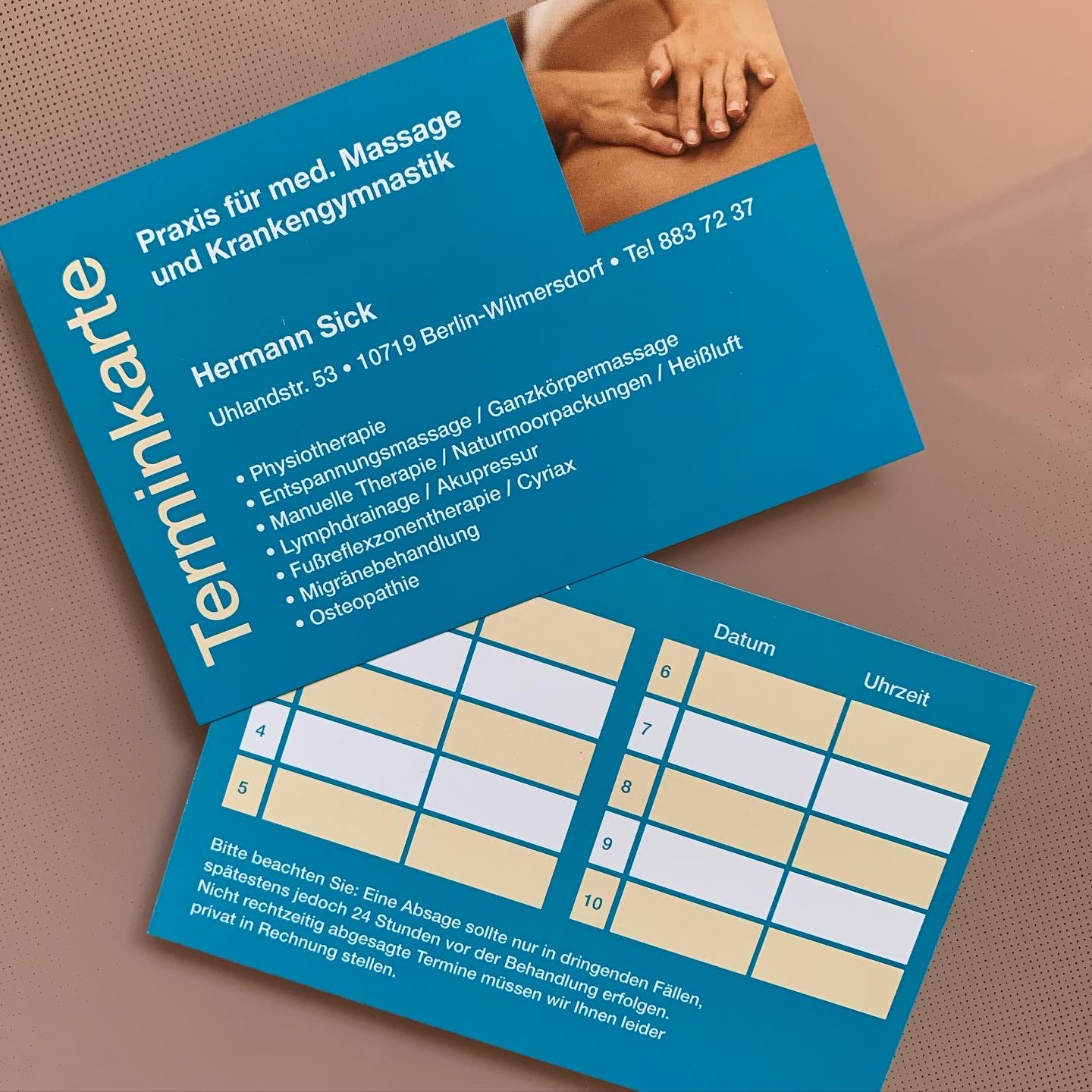 Von Britta Walter gestaltete Terminkarten der Physiotherapiepraxis